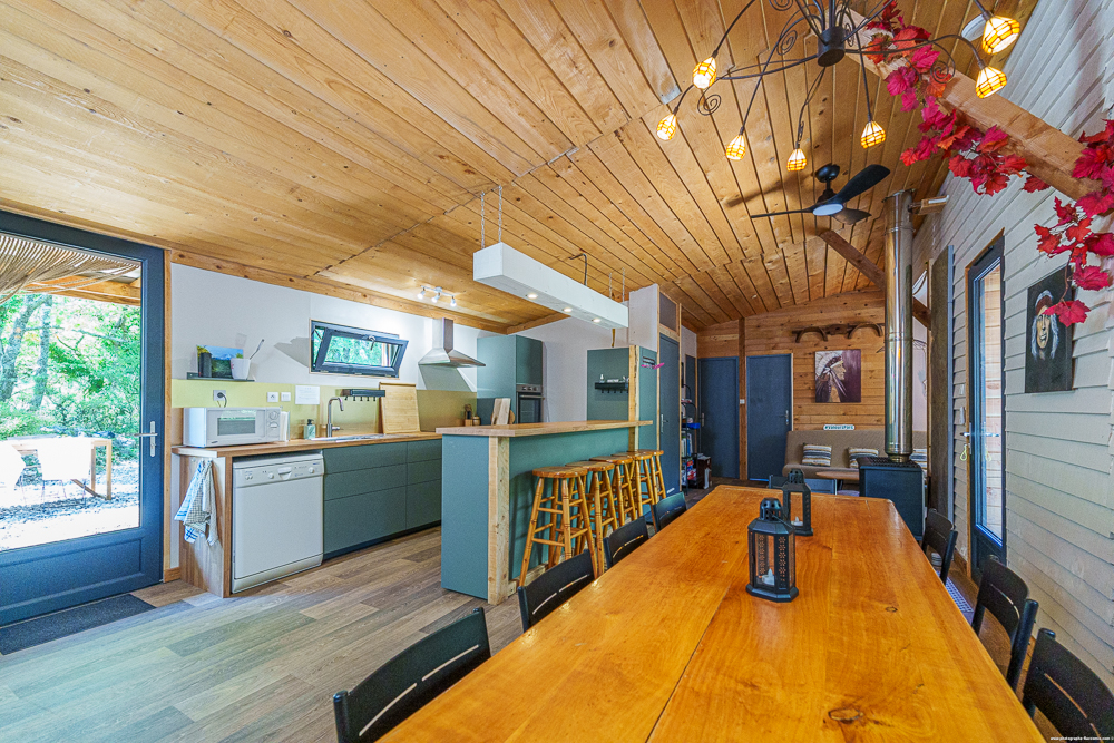 Salle à manger sur cuisine ouverte