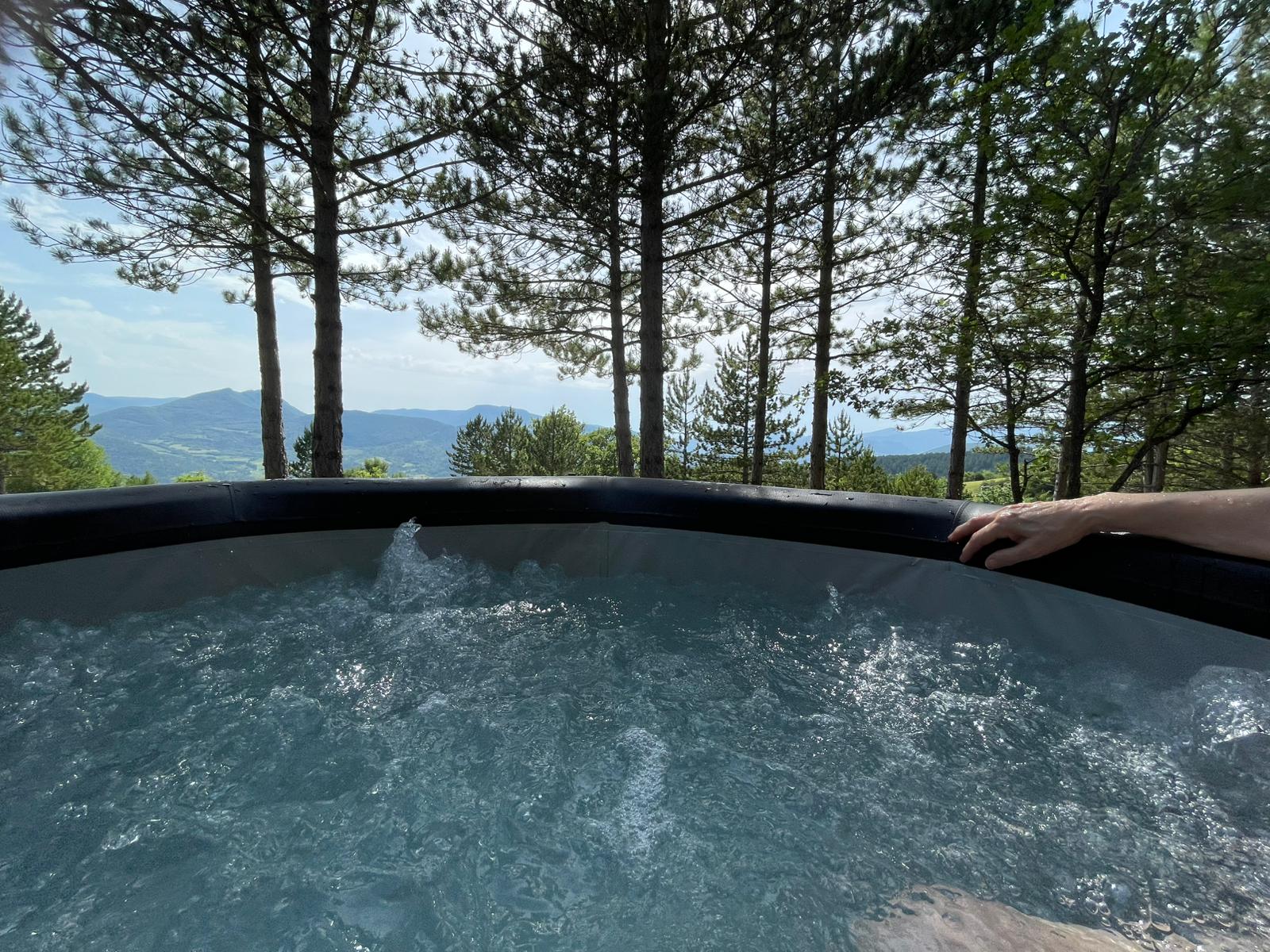 Jaccuzzi confortable pour des vacances inoubliables en drome provencale